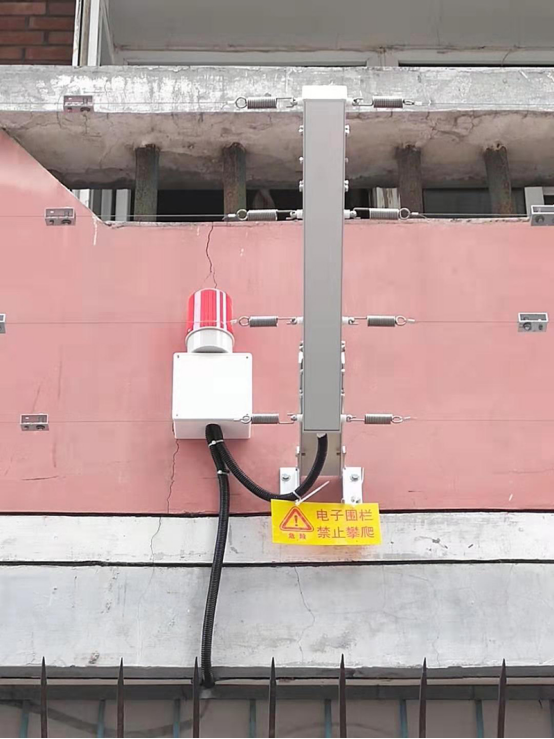 學(xué)校安裝電子圍欄的必要性，學(xué)生翻墻外出感染